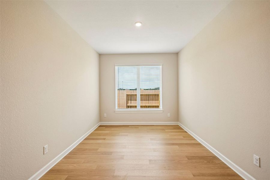 Spacious, unfurnished interior of a new home in Lago Mar, Texas City (Image 15). Spacious, unfurnished interior of a new home in Lago Mar, Texas City (Image 15).