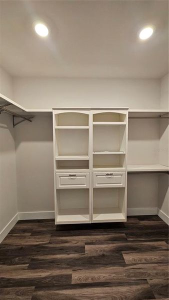 Spacious, unfurnished interior of a new home in , Tampa (Image 47).