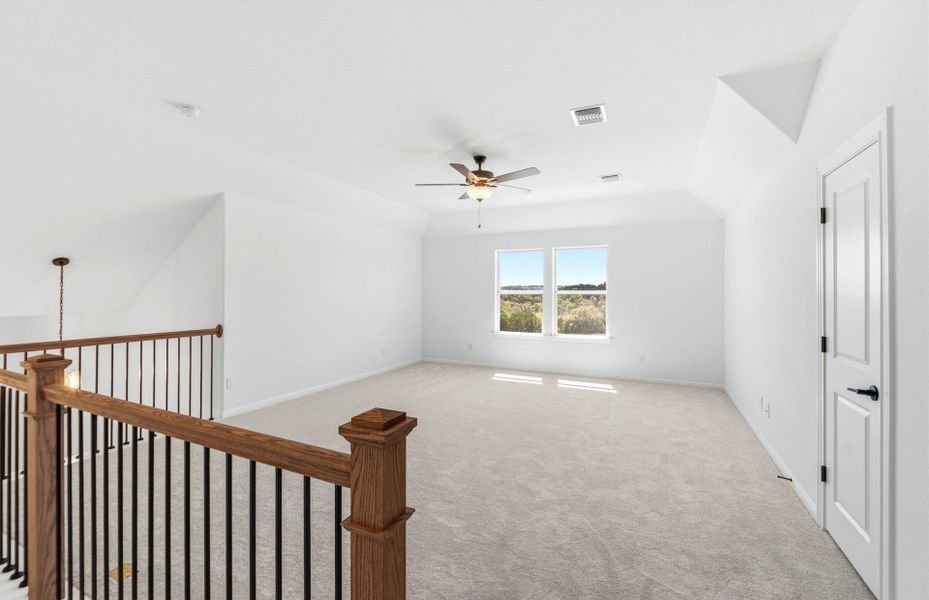 Spacious, unfurnished interior of a new home in Crescent Bluff, Georgetown (Image 46).