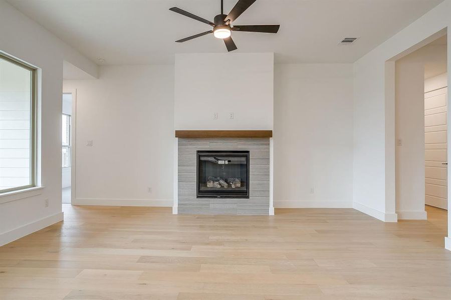 Spacious, unfurnished interior of a new home in Talon Hills, Fort Worth (Image 24).