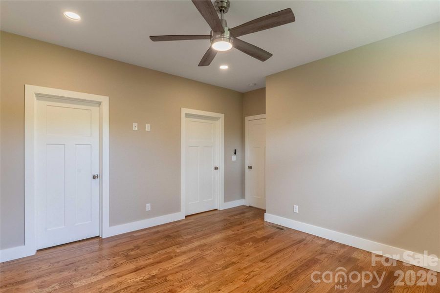 Spacious, unfurnished interior of a new home in , Asheville (Image 18).