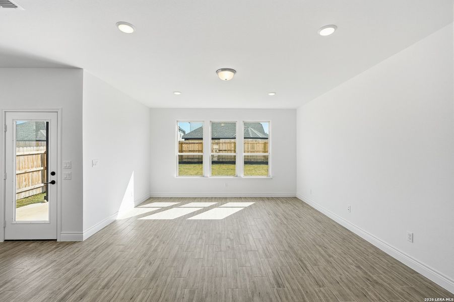 Spacious, unfurnished interior of a new home in Bison Ridge, San Antonio (Image 17). Spacious, unfurnished interior of a new home in Bison Ridge, San Antonio (Image 17).