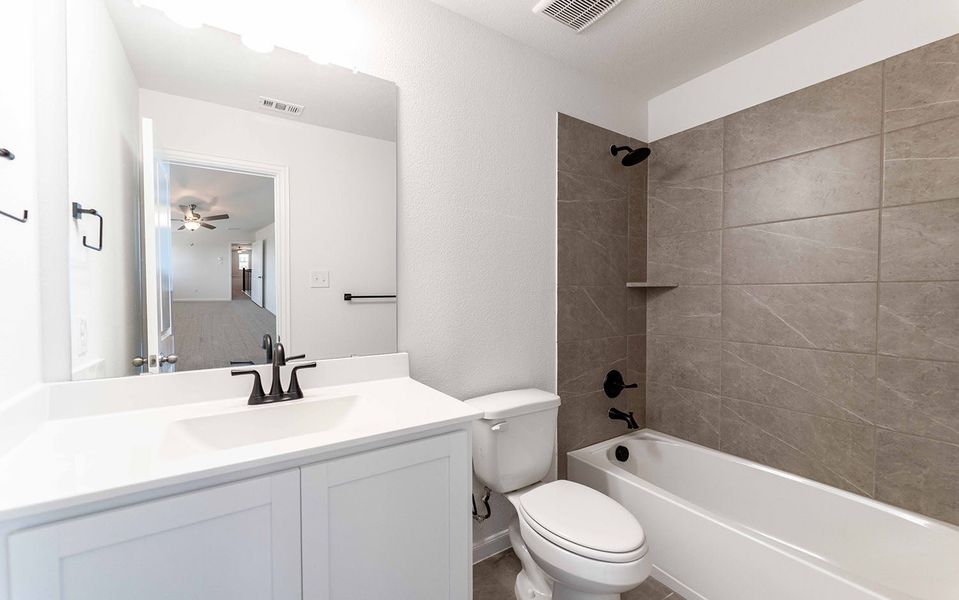 Furnished interior view inside a new home in Travis Ranch, Forney (Image 5). Furnished interior view inside a new home in Travis Ranch, Forney (Image 5).