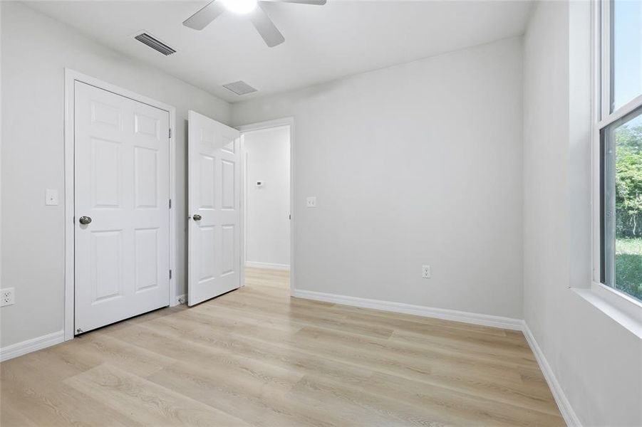 Spacious, unfurnished interior of a new home in , Gainesville (Image 19).