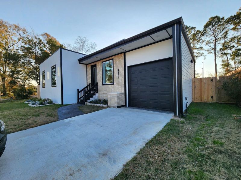 Exterior details and patio area of a home in , Houston (Image 22).