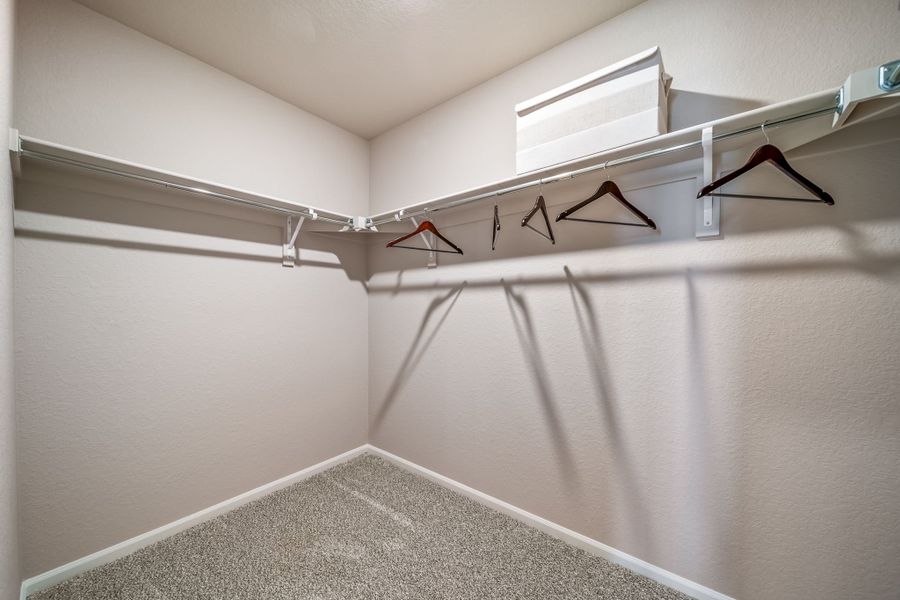 Spacious, unfurnished interior of a new home in Green Valley Ranch, Aurora (Image 19).