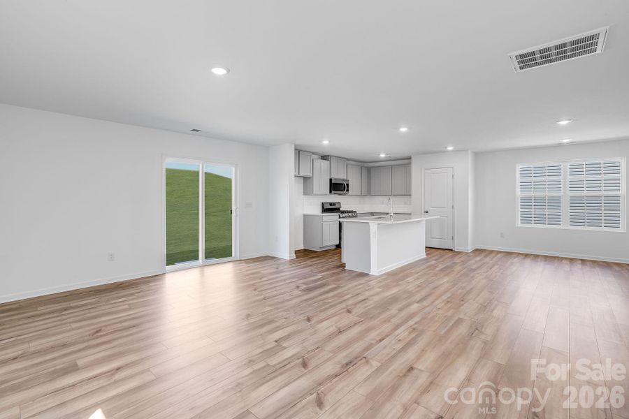 Spacious, unfurnished interior of a new home in Cleveland Hill, Shelby (Image 19).