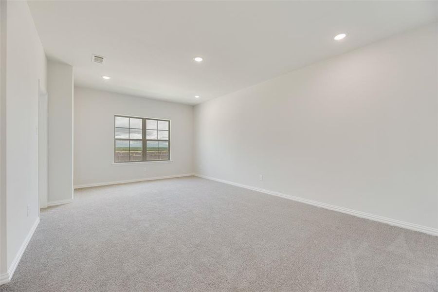 Spacious, unfurnished interior of a new home in Sutton Fields, Celina (Image 10).