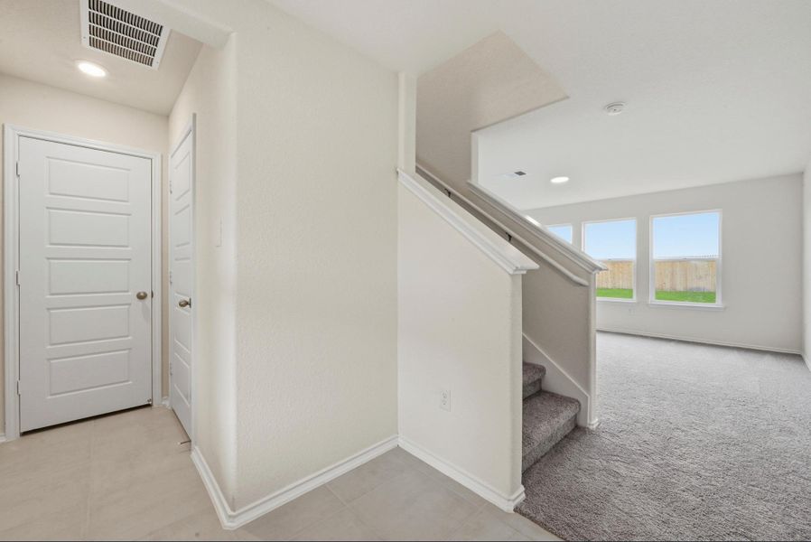 Spacious, unfurnished interior of a new home in Stoney Chase, Del Valle (Image 14). Spacious, unfurnished interior of a new home in Stoney Chase, Del Valle (Image 14).