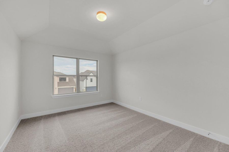 Spacious, unfurnished interior of a new home in Santa Rita Ranch, Liberty Hill (Image 19).