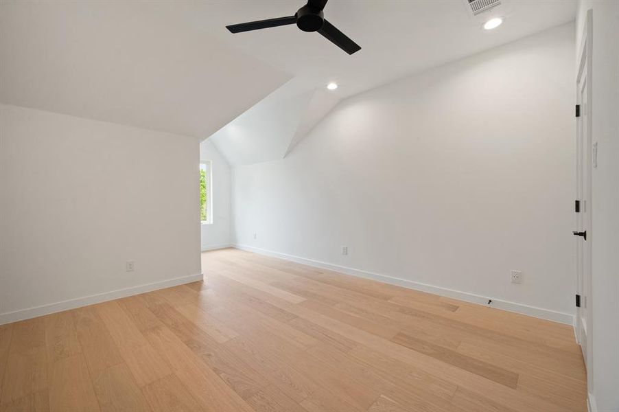 Spacious, unfurnished interior of a new home in , Dallas (Image 16). Spacious, unfurnished interior of a new home in , Dallas (Image 16).