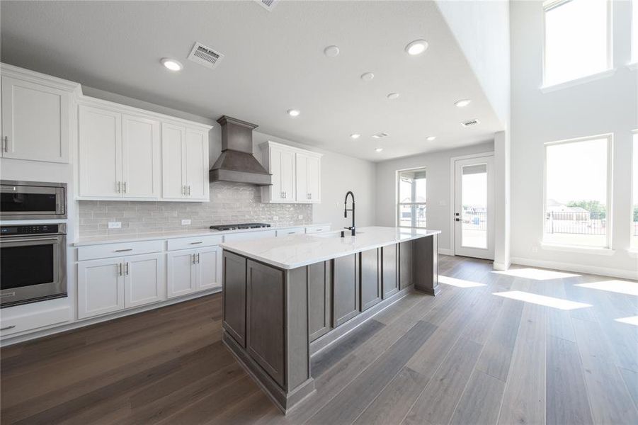 Furnished interior view inside a new home in Heath Golf and Yacht Club, Heath (Image 8).