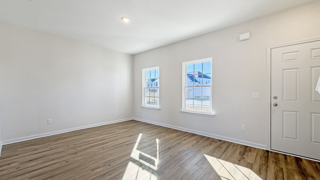 Spacious, unfurnished interior of a new home in Grand Reserve, Hinesville (Image 12).