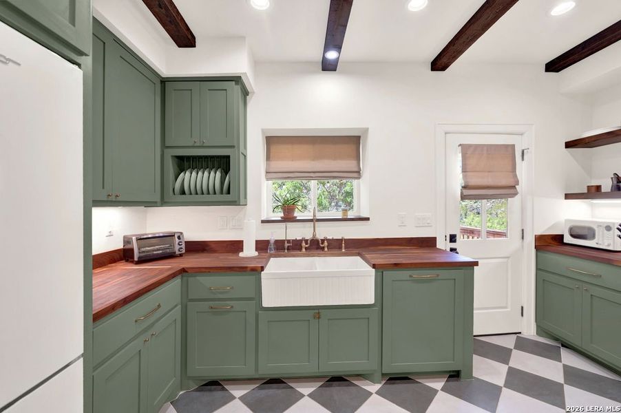 Furnished interior view inside a new home in , Bandera (Image 15).