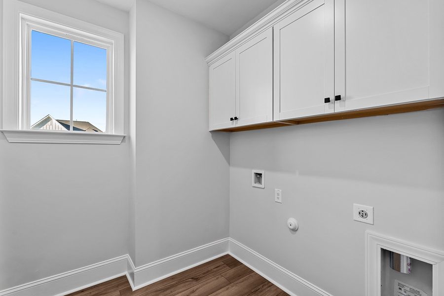 Spacious, unfurnished interior of a new home in Lilah Grove, Summerfield (Image 33).