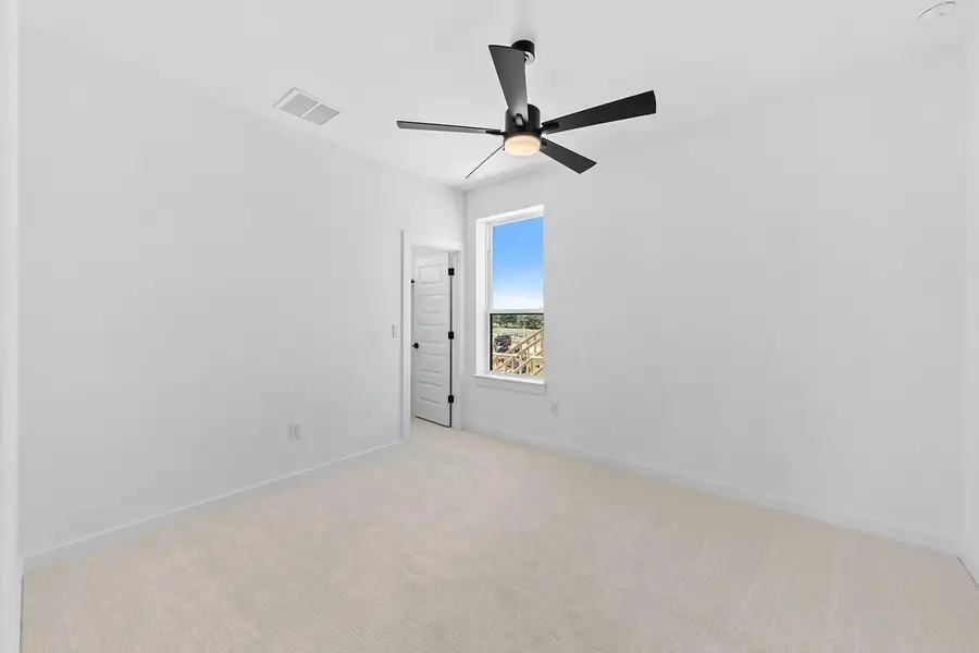 Spacious, unfurnished interior of a new home in Rough Hollow The District, Lakeway (Image 6). Spacious, unfurnished interior of a new home in Rough Hollow The District, Lakeway (Image 6).