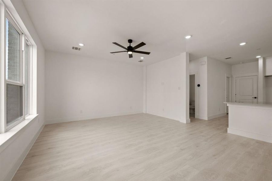 Spacious, unfurnished interior of a new home in Chelsea Commons, Allen (Image 13). Spacious, unfurnished interior of a new home in Chelsea Commons, Allen (Image 13).