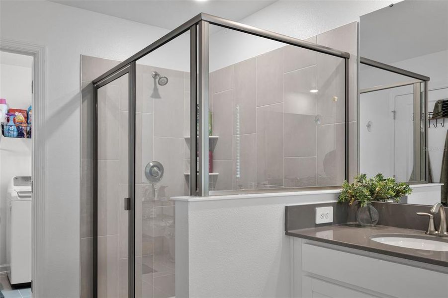 Furnished interior view inside a new home in , Orlando (Image 17).