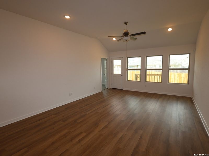 Spacious, unfurnished interior of a new home in Winding Brook, San Antonio (Image 22).
