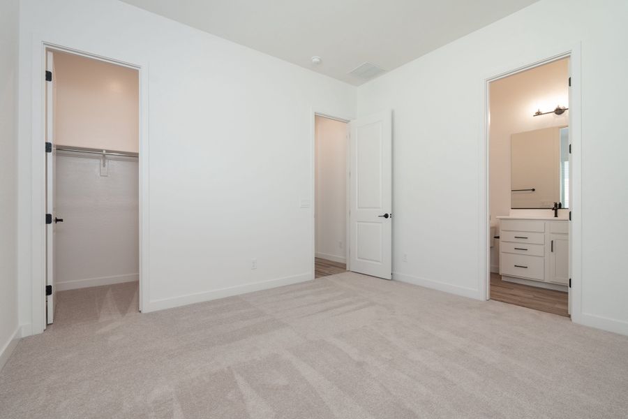 Spacious, unfurnished interior of a new home in Abel Ranch, Goodyear (Image 15).