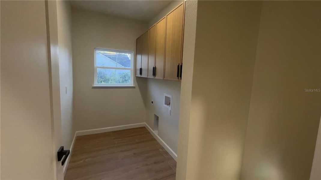 Spacious, unfurnished interior of a new home in , Chiefland (Image 24).