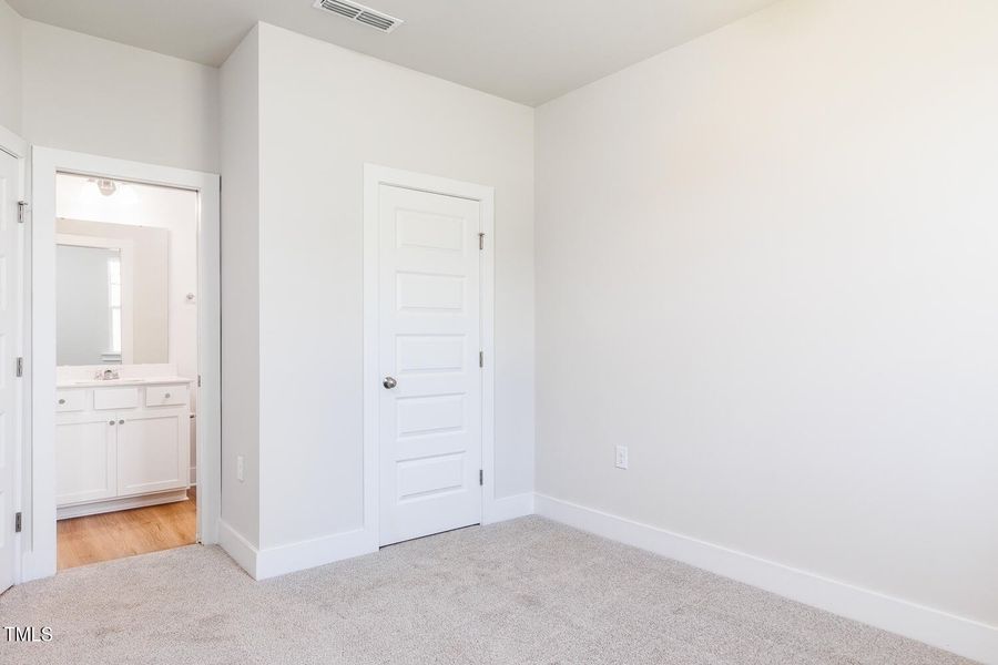 RDU_Hampton Ridge_Lot 26_Redwood_QMI (24 RDU_Hampton Ridge_Lot 26_Redwood_QMI (24