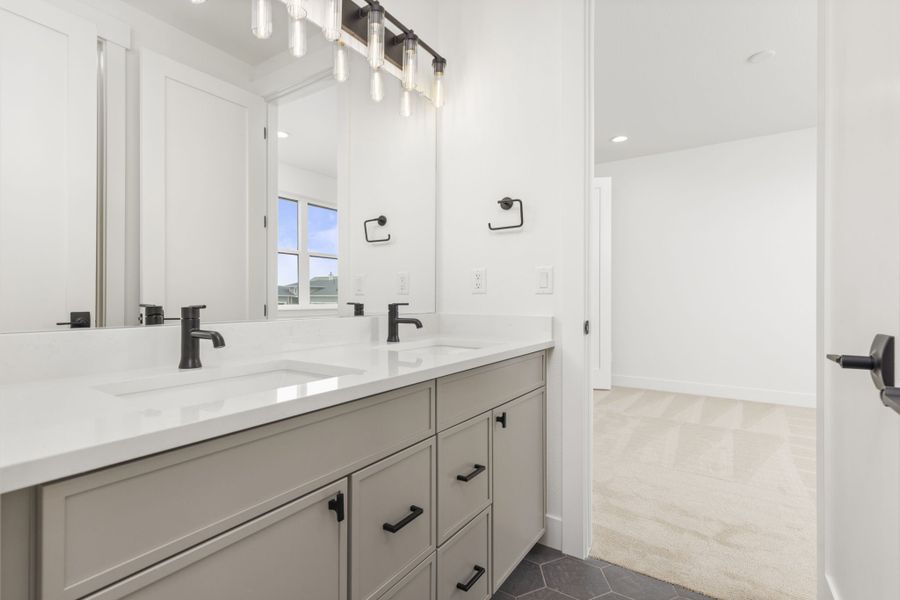 1727 Abundance - Full Bathroom