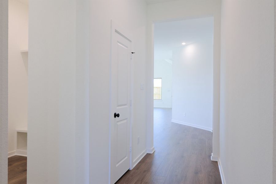 Spacious, unfurnished interior of a new home in Emberly  45', Beasley (Image 15).