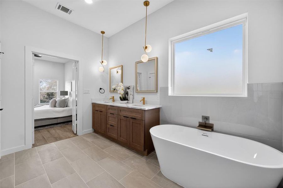 Furnished interior view inside a new home in , Dallas (Image 11).