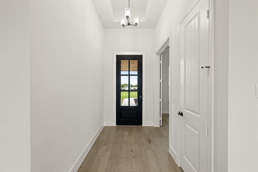 Spacious, unfurnished interior of a new home in Windmill Creeks, Weatherford (Image 24).