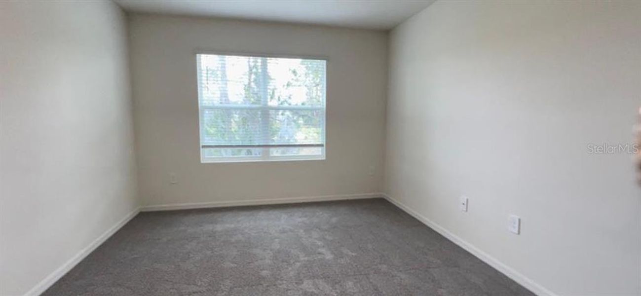 Spacious, unfurnished interior of a new home in Lake Diamond, Ocala (Image 6).