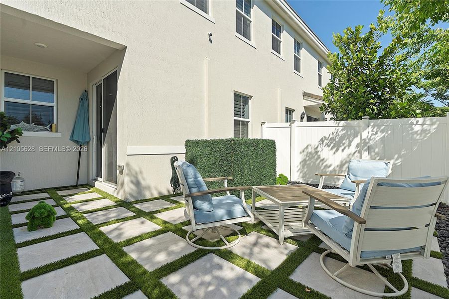 Exterior details and patio area of a home in , Pembroke Pines (Image 25).