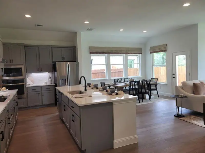 5224 kitchen1