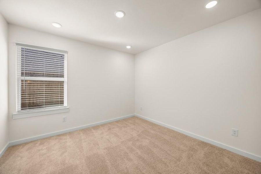 Spacious, unfurnished interior of a new home in Ashland, Angleton (Image 23).