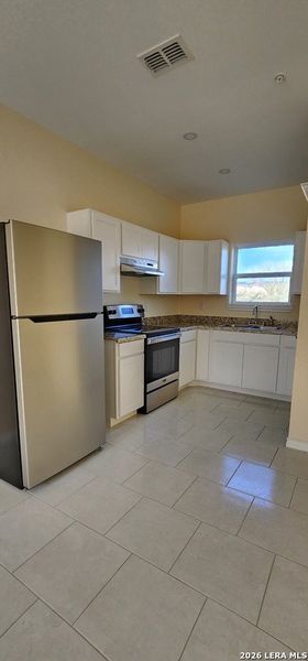 Image 12 of a home in .