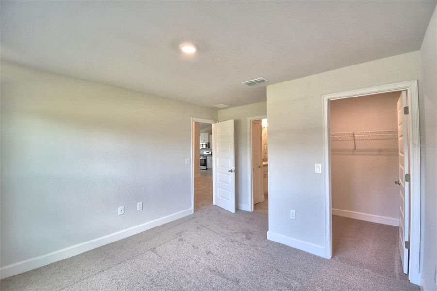 Spacious, unfurnished interior of a new home in Cadence Crossing, Auburndale (Image 19).