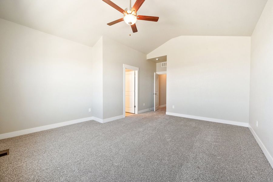 Spacious, unfurnished interior of a new home in The Lakes at Centerra, Loveland (Image 14).