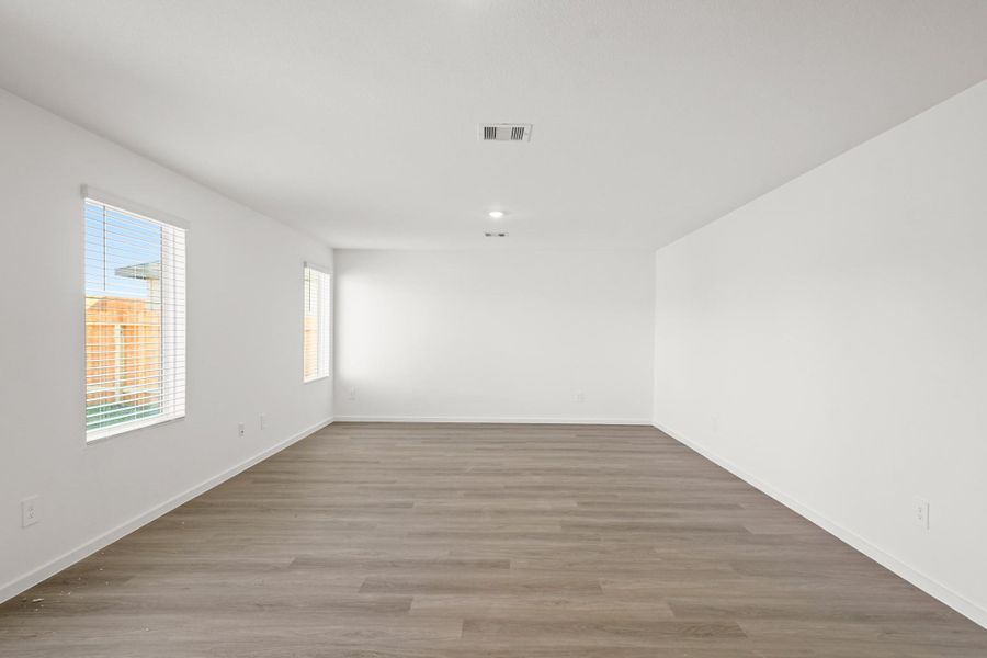 Spacious, unfurnished interior of a new home in Sunterra, Katy (Image 9). Spacious, unfurnished interior of a new home in Sunterra, Katy (Image 9).