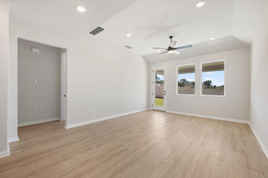 Spacious, unfurnished interior of a new home in Cannon Ranch, Dripping Springs (Image 32).