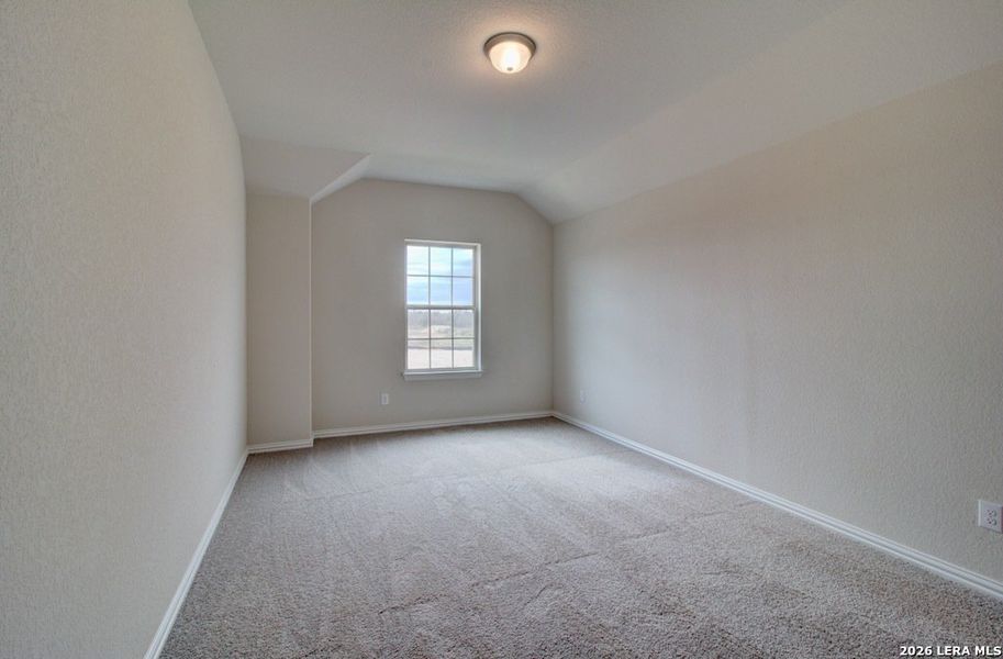 Spacious, unfurnished interior of a new home in Stream Waters, Seguin (Image 26).