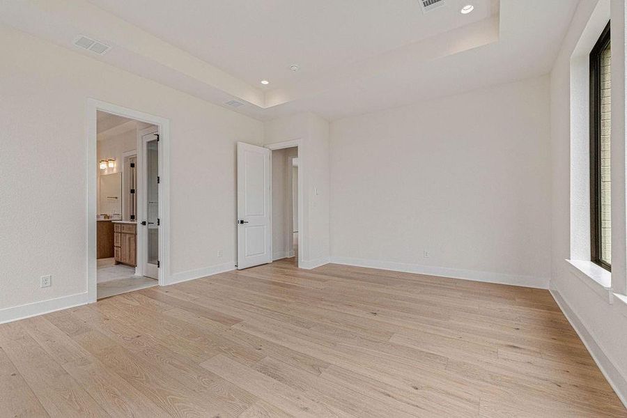 Spacious, unfurnished interior of a new home in , Prosper (Image 32).