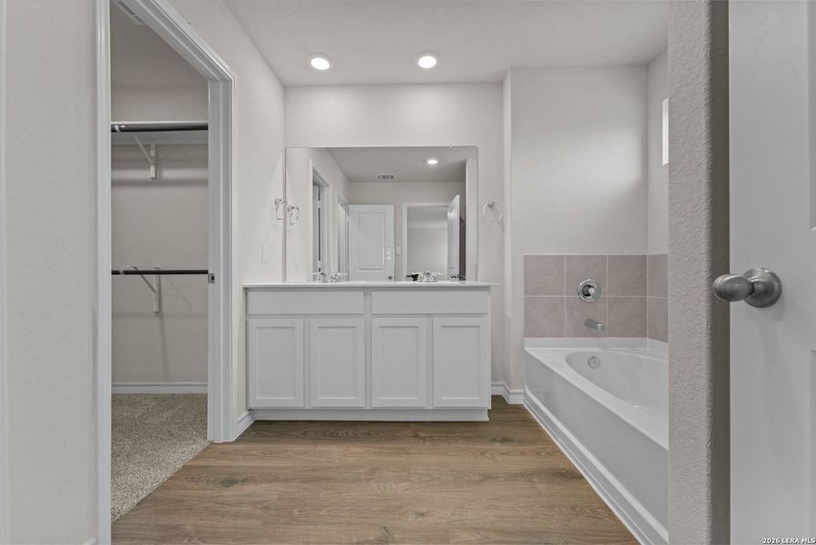 Furnished interior view inside a new home in Steele Creek, Cibolo (Image 8).