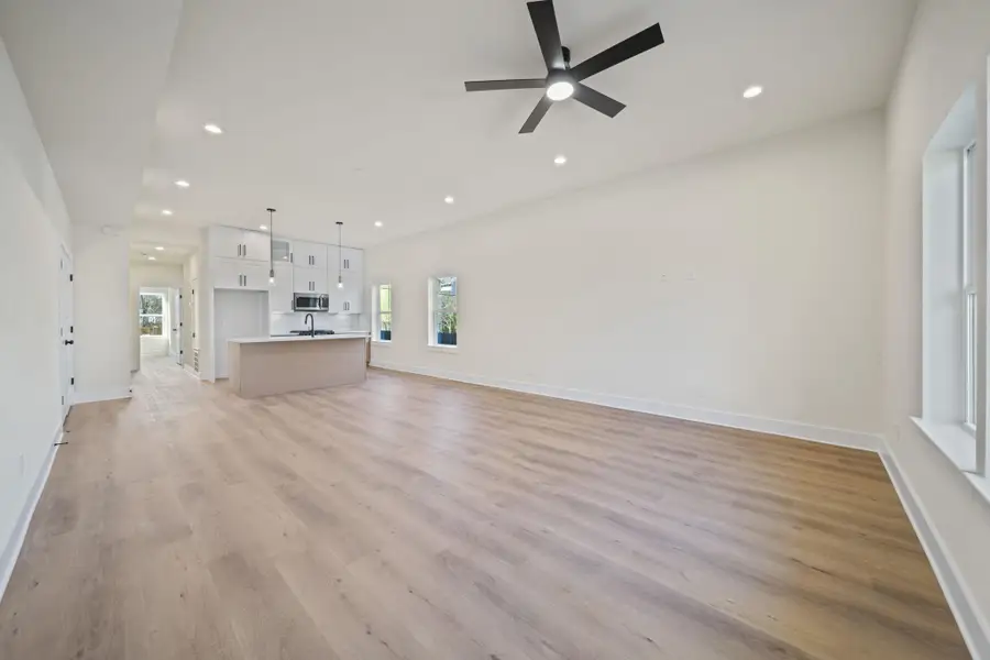 Spacious, unfurnished interior of a new home in , Houston (Image 22).