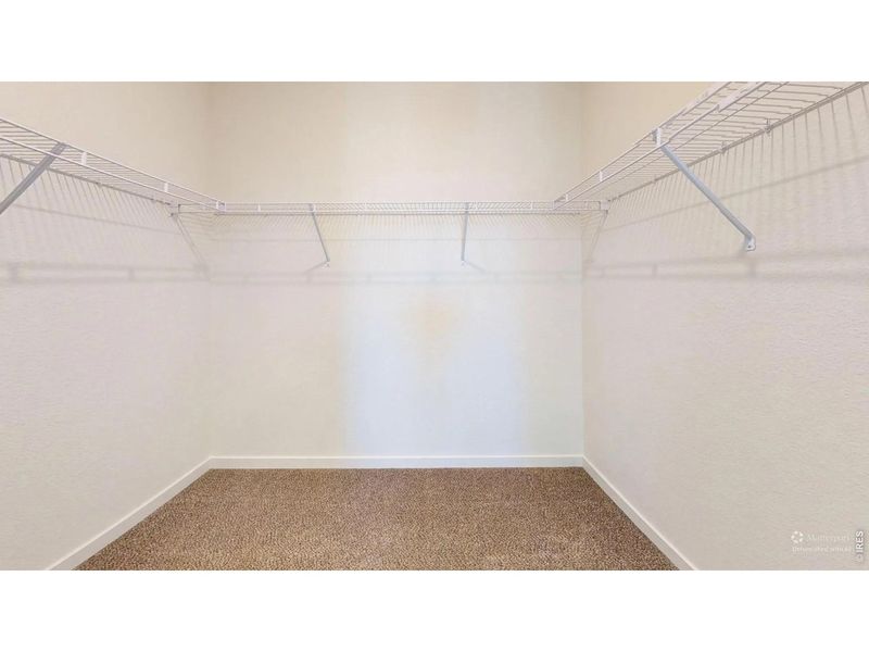 Spacious, unfurnished interior of a new home in Hudson Hills, Hudson (Image 10).