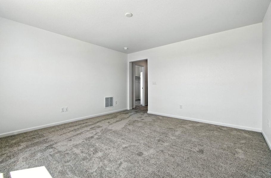 Spacious, unfurnished interior of a new home in Farmlore, Brighton (Image 20).