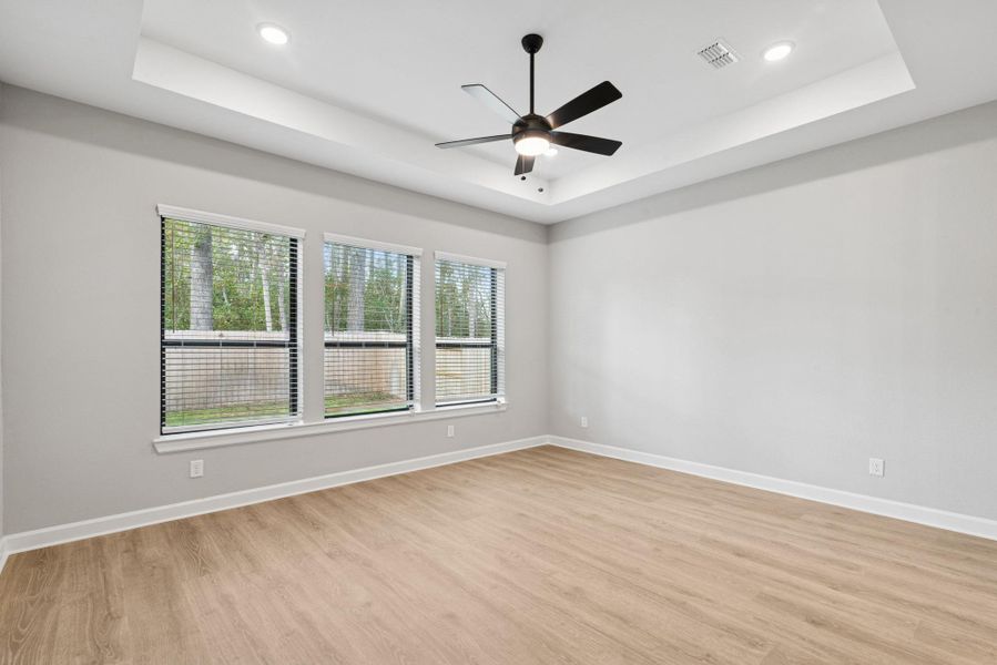 Spacious, unfurnished interior of a new home in The Meadows at Imperial Oaks, Conroe (Image 29).