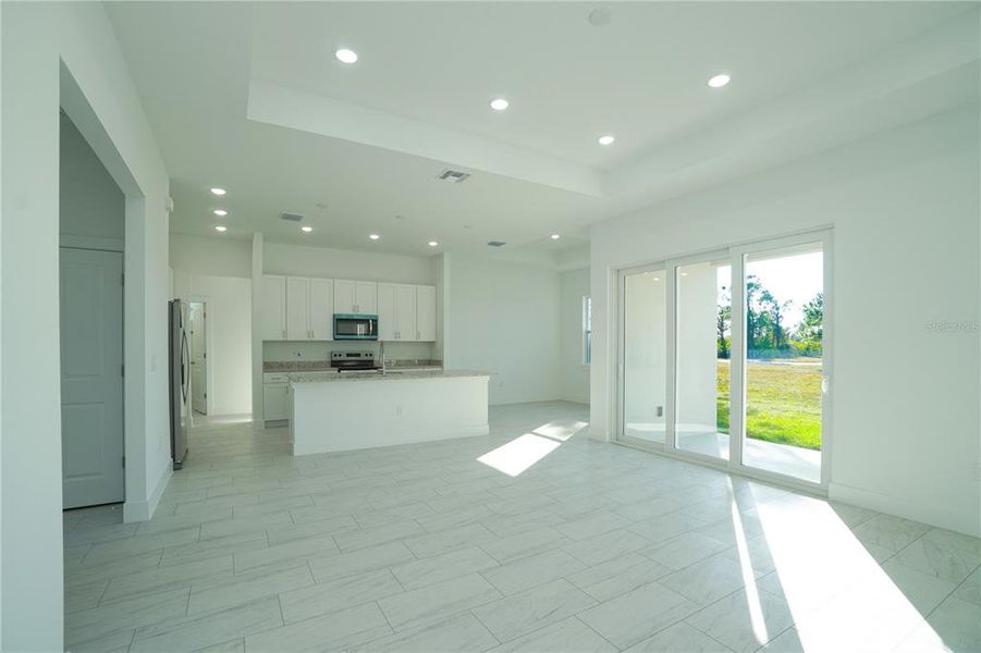 Spacious, unfurnished interior of a new home in , Placida (Image 51).