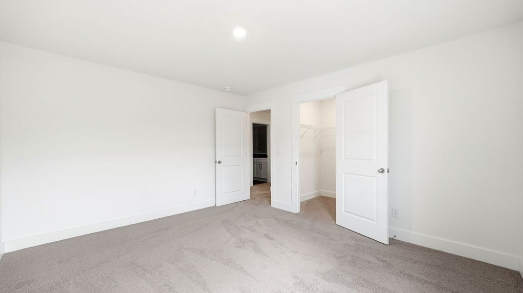 Spacious, unfurnished interior of a new home in Fieldcrest Acres, Blountville (Image 20).