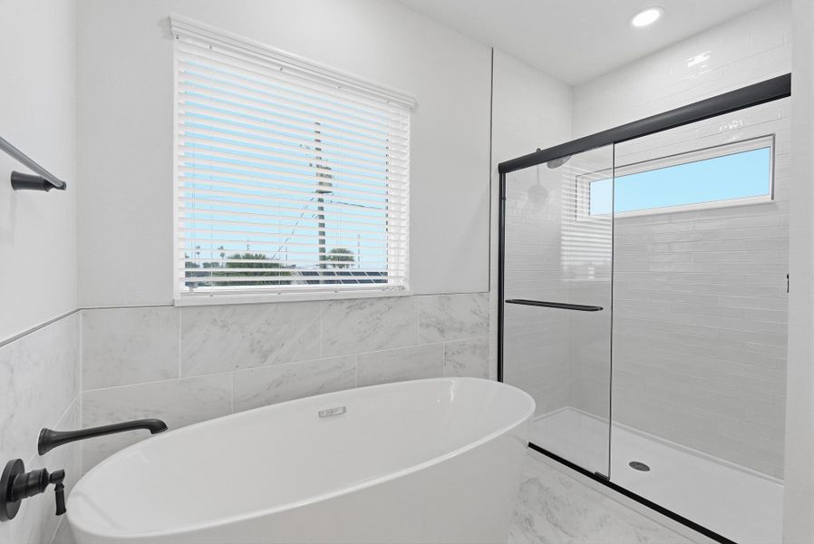 Representative furnished interior of a home built from the Bayview by SeaGate Homes in Beachview Cove, Ormond Beach (Image 48).