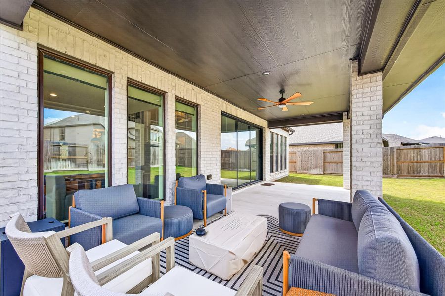 Exterior details and patio area of a home in Candela, Richmond (Image 3).